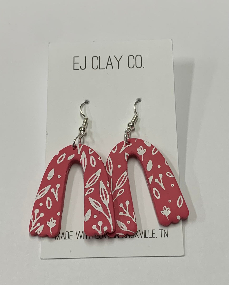 Spring Scalloped Arch Earrings | Southern Grace Farms