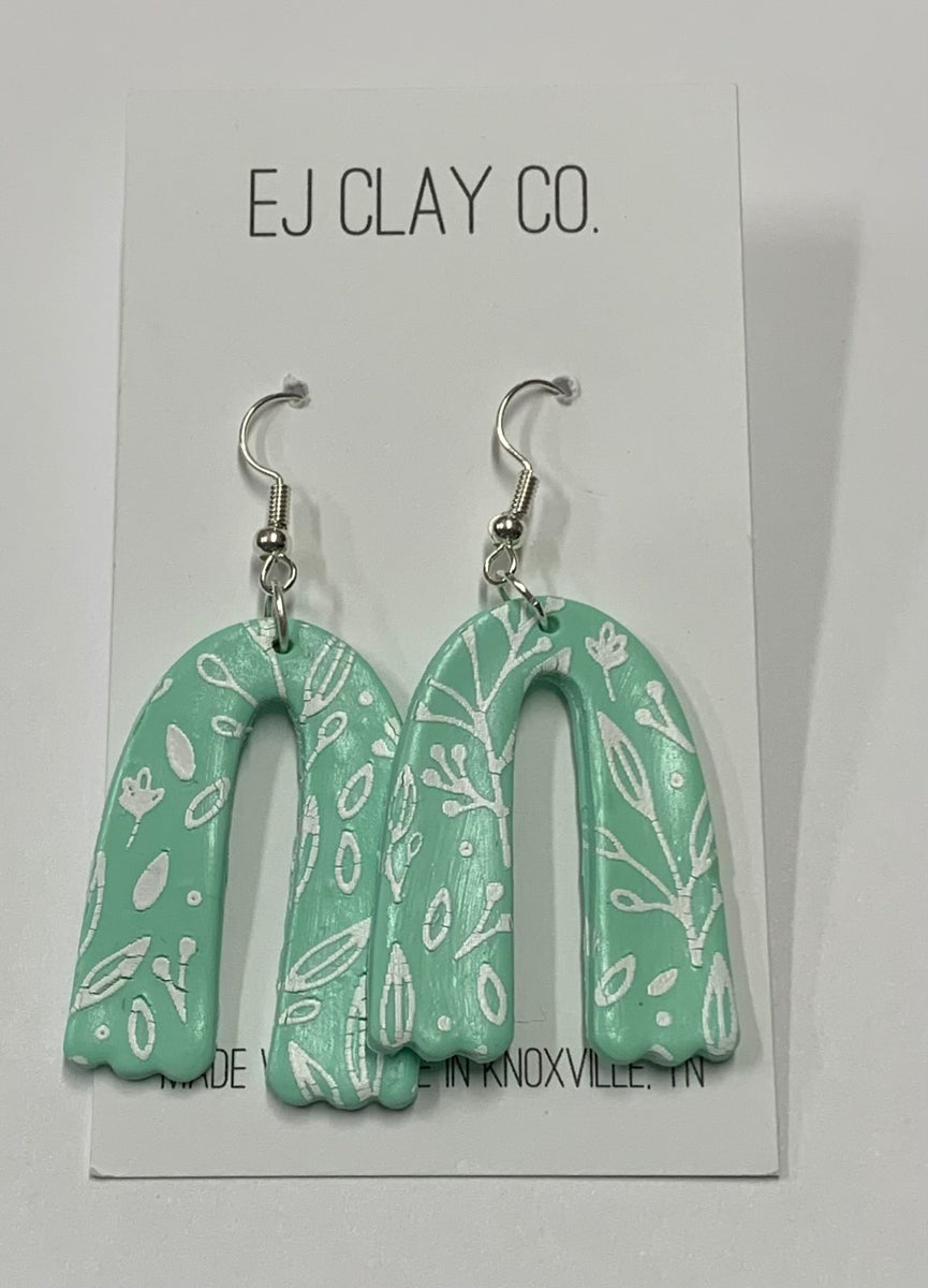 Spring Scalloped Arch Earrings | Southern Grace Farms